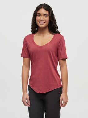 Tentree Women's Brackley T-Shirt in crimson heather, size: XS. NWT